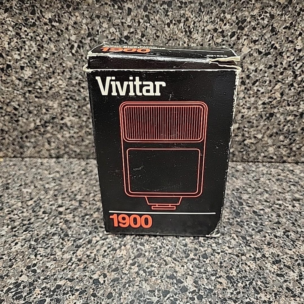 VINTAGE Vivitar 1900 Electronic Flash New With Original Box/Paperwork - Mint‎